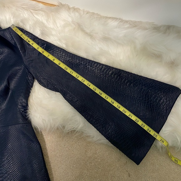 SAFIYAA Python V-neck Top size 10 NWT - Picture 12 of 13